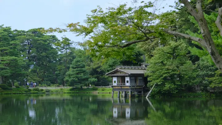 金沢・伝統とアートに触れる 二泊三日のカバー画像